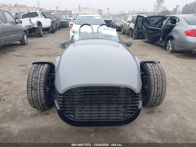 7KGTC2V13MR002566 Vanderhall Venice