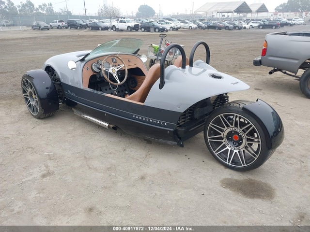 7KGTC2V13MR002566 Vanderhall Venice