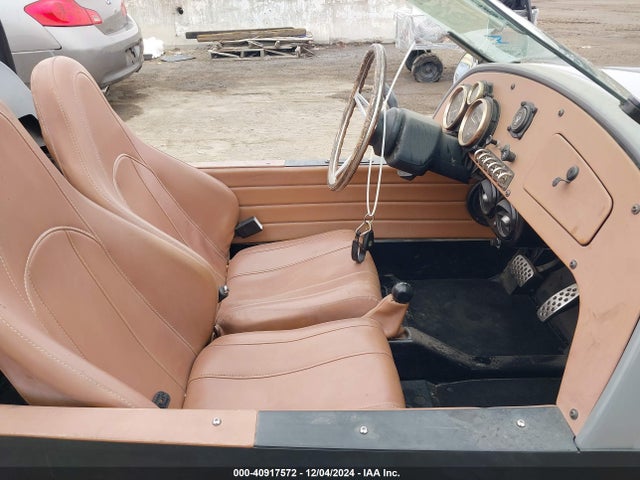 7KGTC2V13MR002566 Vanderhall Venice