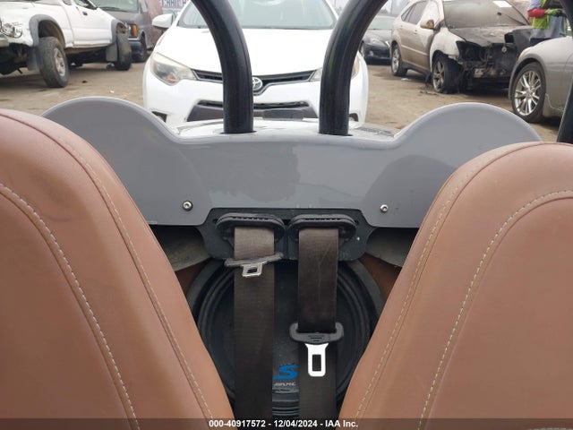 7KGTC2V13MR002566 Vanderhall Venice
