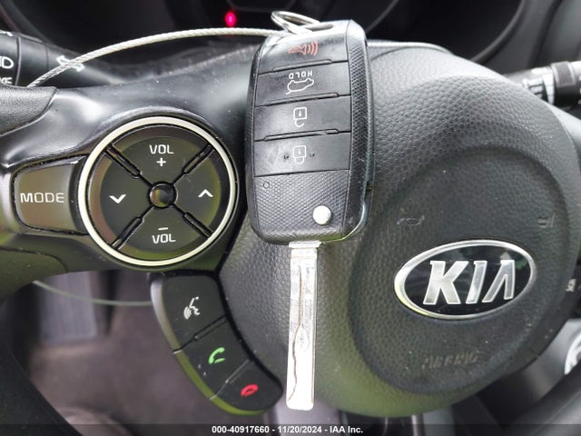 KIA Soul 2017 KNDJN2A22H7490932 Image 11