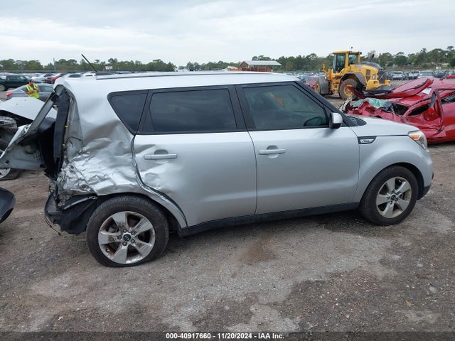 KIA Soul 2017 KNDJN2A22H7490932 Image 14