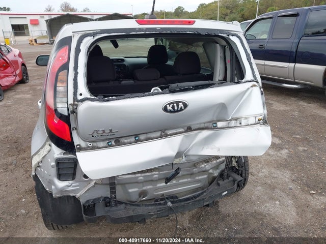 KIA Soul 2017 KNDJN2A22H7490932 Image 17