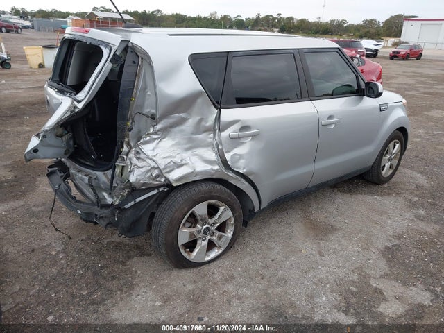 KIA Soul 2017 KNDJN2A22H7490932 Image 4
