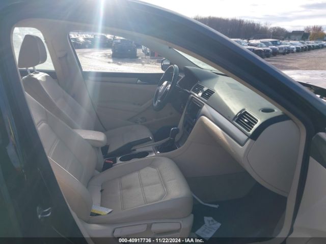 1VWBS7A37FC056168 Volkswagen Passat 1.8t Se