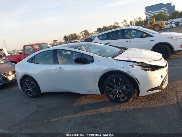JTDACAAU8R3016249 Toyota Prius Limited