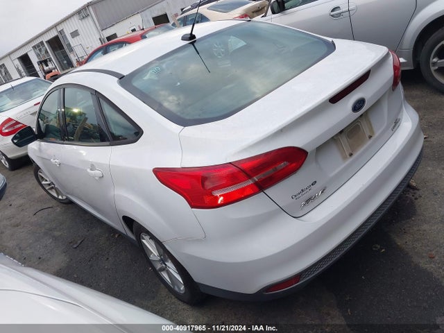Ford FOCUS SE 2015 1FADP3F2XFL291840 Image 3