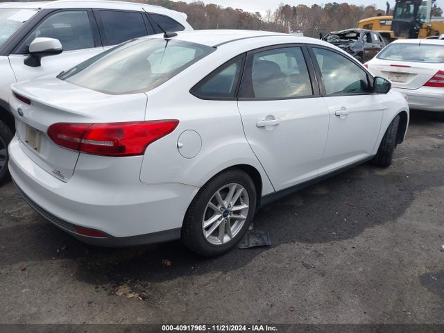 Ford FOCUS SE 2015 1FADP3F2XFL291840 Image 4