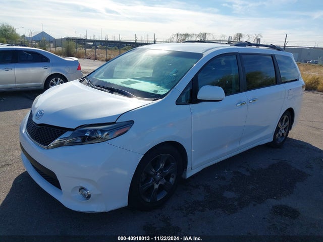 Toyota Sienna Se 8 Passenger 2015 5TDXK3DCXFS686939 Image 2