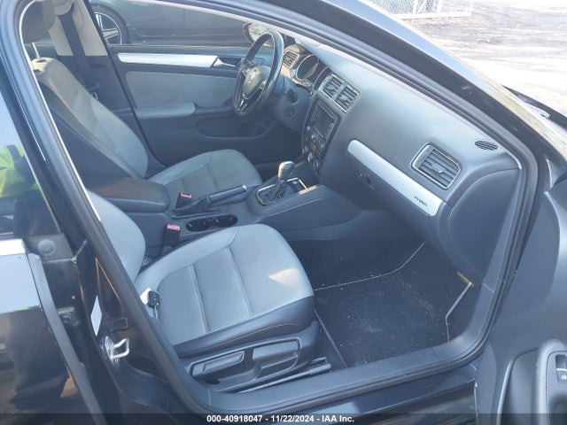 Aukcja sprzedaży 2015 Volkswagen Jetta Hybrid Sel Premium, vin: 3VW637AJ1FM412559, numer aukcji: 40918047