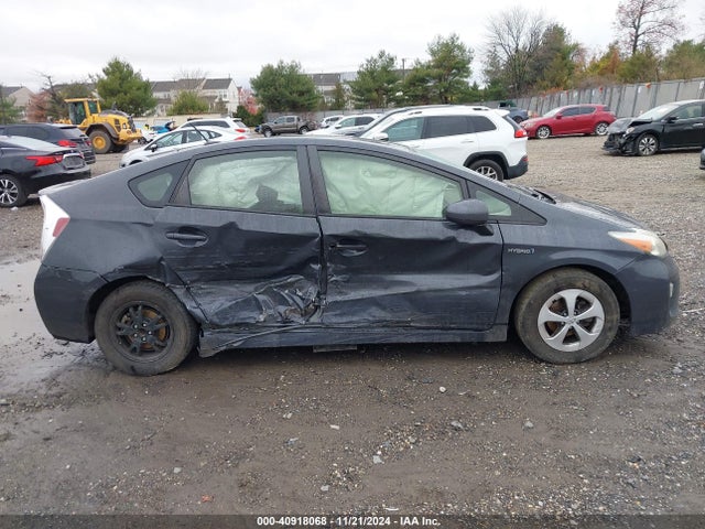 Toyota Prius Four 2015 JTDKN3DU7F0436569 Image 13