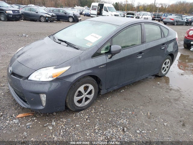 Toyota Prius Four 2015 JTDKN3DU7F0436569 Image 2