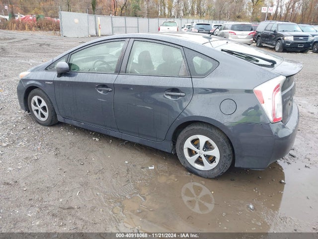 Toyota Prius Four 2015 JTDKN3DU7F0436569 Image 3