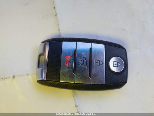 KNDCB3LC7J5190186 KIA NIRO LX