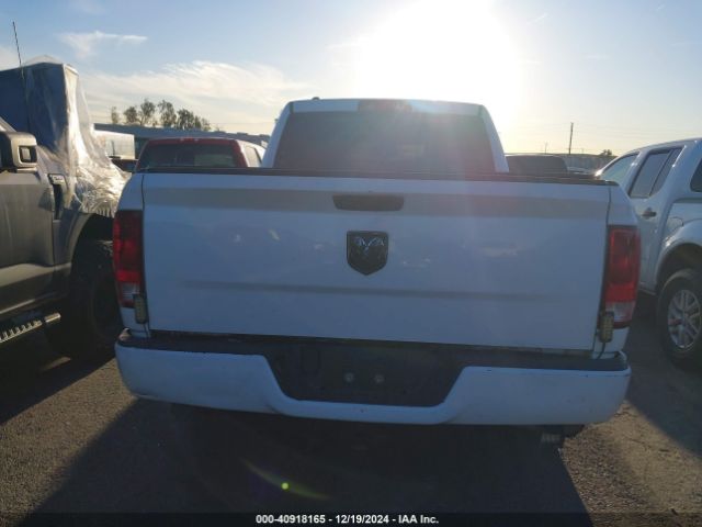1C6RR6FT7JS279929 RAM 1500 Express  4x2 6'4 Box