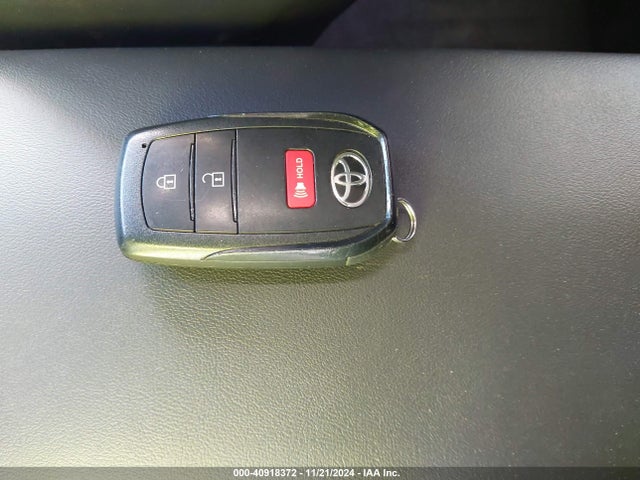 Toyota PRIUS XLE 2024 JTDACAAU7R3022463 Image 11