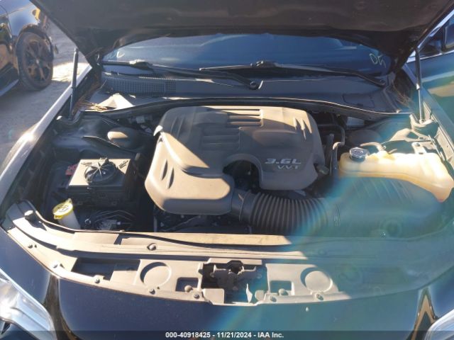 2C3CCAAG0JH143053 Chrysler 300 Touring L