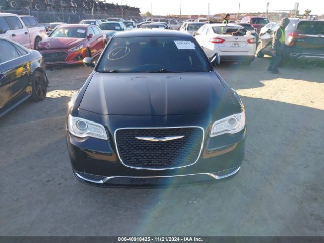 2C3CCAAG0JH143053 Chrysler 300 Touring L