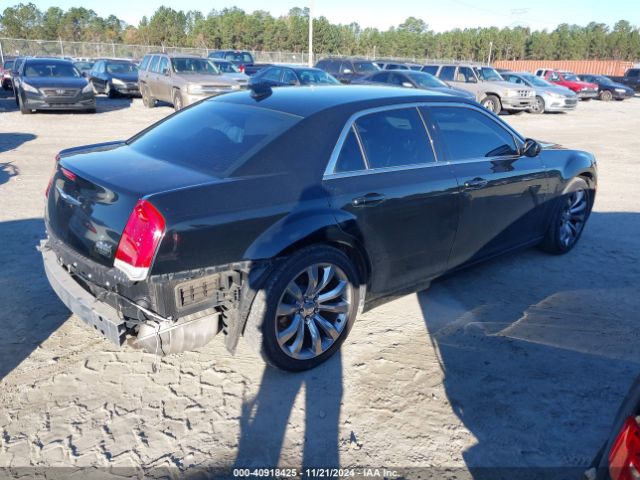 2C3CCAAG0JH143053 Chrysler 300 Touring L
