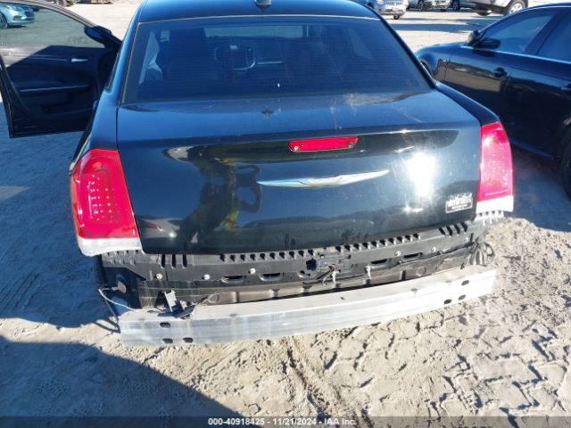 2C3CCAAG0JH143053 Chrysler 300 Touring L
