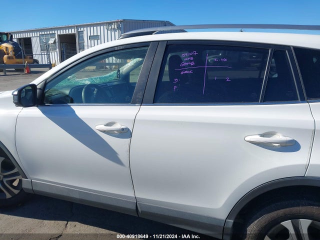 Toyota RAV4 LE 2017 JTMBFREV0HD206763 Image 14