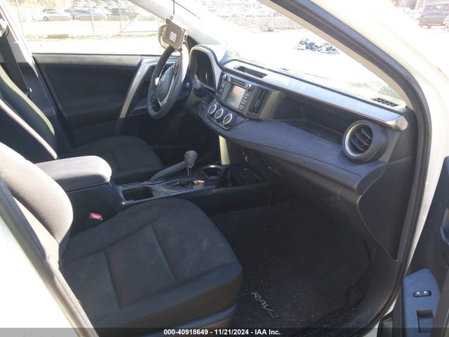 Toyota RAV4 LE 2017 JTMBFREV0HD206763 Image 5