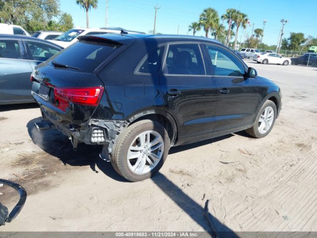 WA1BCCFS2HR009410 Audi Q3 2.0t Premium