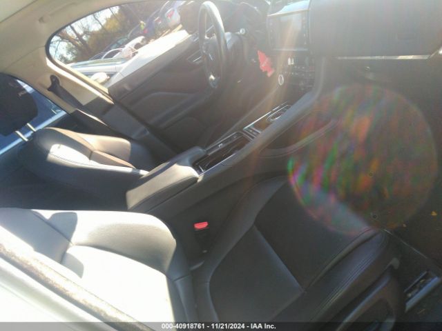 SADCJ2FNXJA275092 Jaguar F-pace 20d Premium