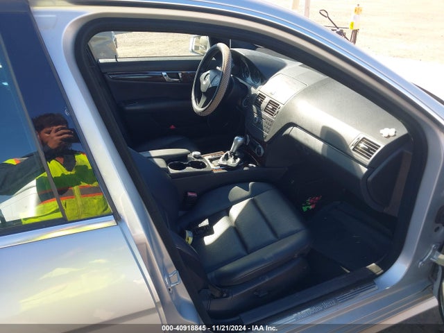 40918845 :رقم المزاد ، WDDGF5EB4AF419770 vin ، 2010 Mercedes-benz C 300 Luxury/sport مزاد بيع