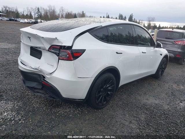 2023 TESLA MODEL Y 7SAYGDEE3PF689489 Photo 3