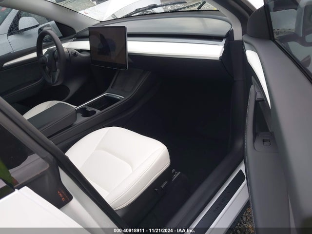 2023 TESLA MODEL Y 7SAYGDEE3PF689489 Photo 4