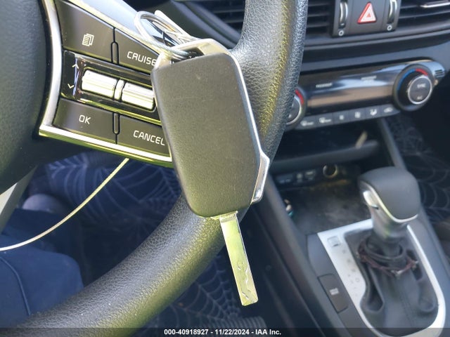 3KPF24AD8KE026207 KIA FORTE FE