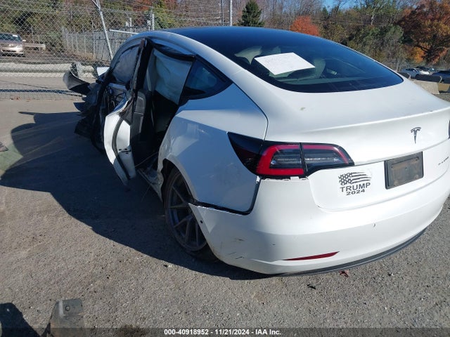 2022 TESLA MODEL 3 5YJ3E1EB7NF334002 Photo 2