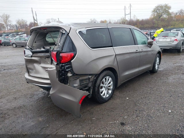 Chrysler Pacifica Touring Plus 2018 2C4RC1FG6JR101673 Image 4