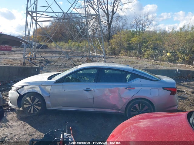 1N4BL4DV0NN366621 Nissan Altima Sv Fwd