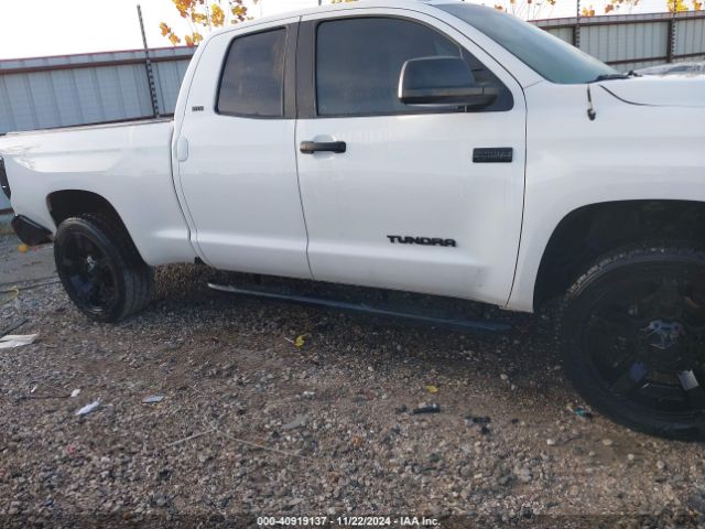 5TFRY5F17EX155429 Toyota Tundra Sr5 5.7l V8