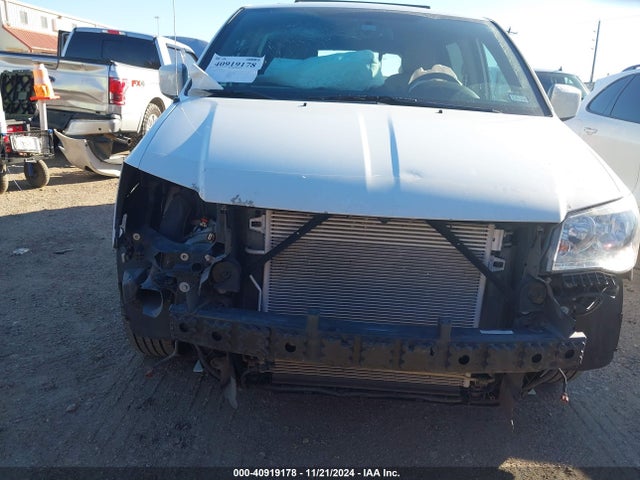 2C4RDGCGXJR208617 Dodge Grand Caravan Sxt