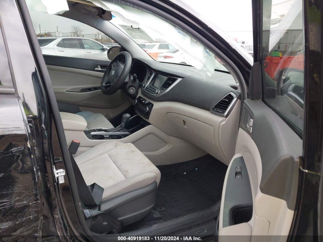 KM8J3CA49JU816824 Hyundai TUCSON SEL
