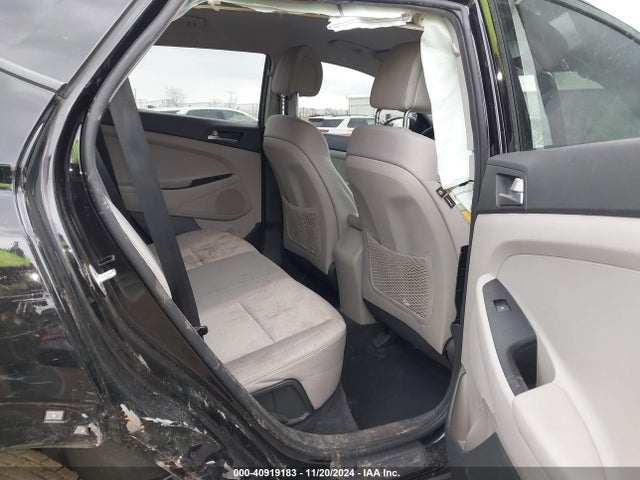 KM8J3CA49JU816824 Hyundai TUCSON SEL