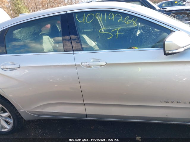 Chevrolet IMPALA 1LT 2018 2G1105S33J9178428 Image 13