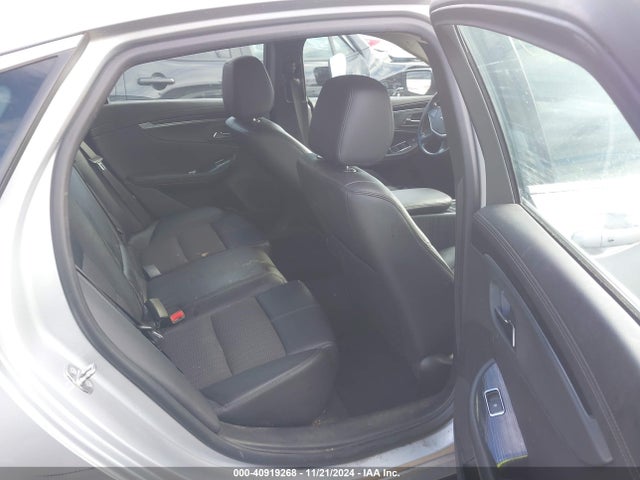 Chevrolet IMPALA 1LT 2018 2G1105S33J9178428 Image 8