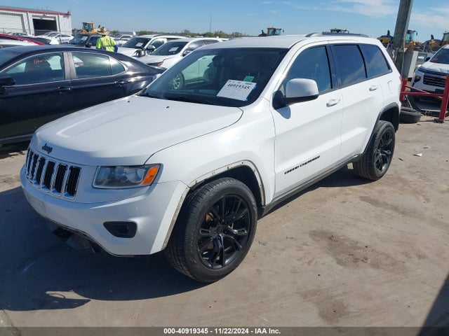 Jeep Grand Cherokee Laredo 2014 1C4RJEAGXEC411943 Image 2