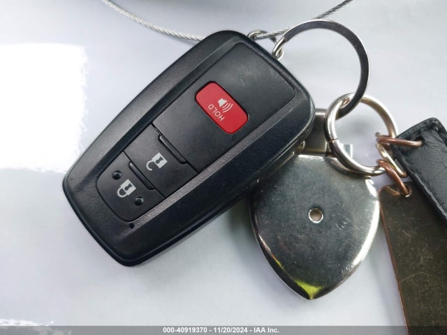 Toyota PRIUS XLE 2022 JTDKAMFU4N3173324 Image 11