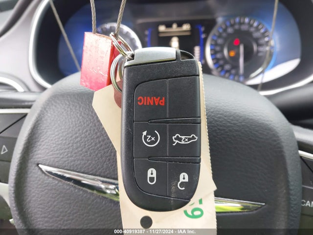 1C3CCCAB0FN678057 Chrysler 200 Limited