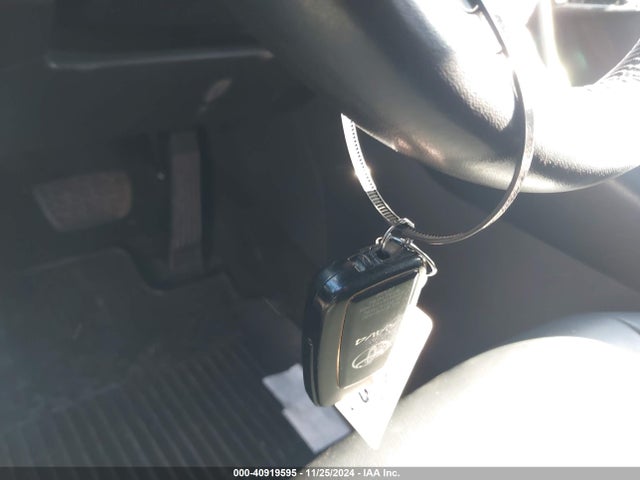Toyota Rav4 Xle Premium 2019 JTMA1RFV2KD043601 Image 11