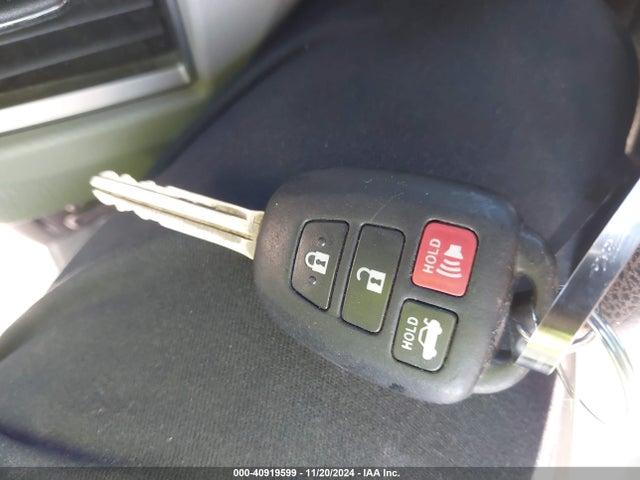 Toyota COROLLA LE 2016 5YFBURHE4GP500180 Image 11