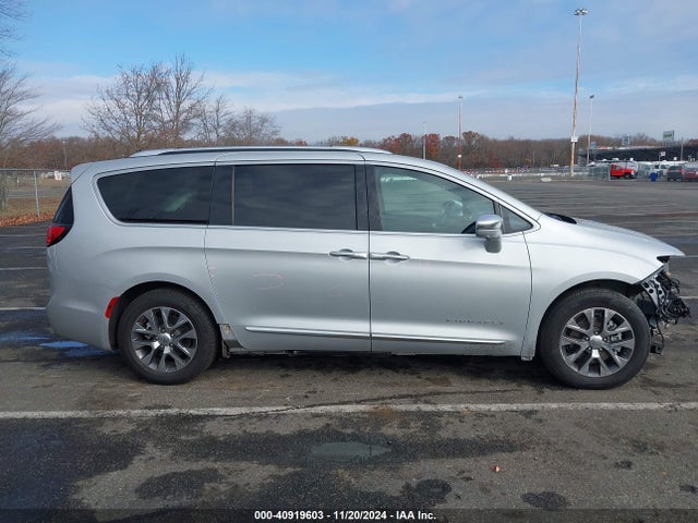 Chrysler Pacifica Hybrid Pinnacle 2022 2C4RC1N70NR175422 Image 13