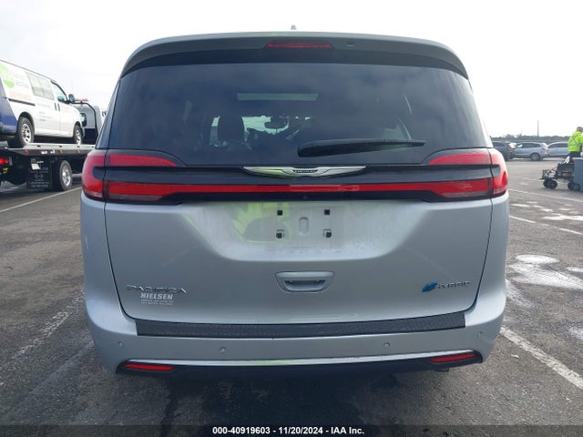 Chrysler Pacifica Hybrid Pinnacle 2022 2C4RC1N70NR175422 Image 16