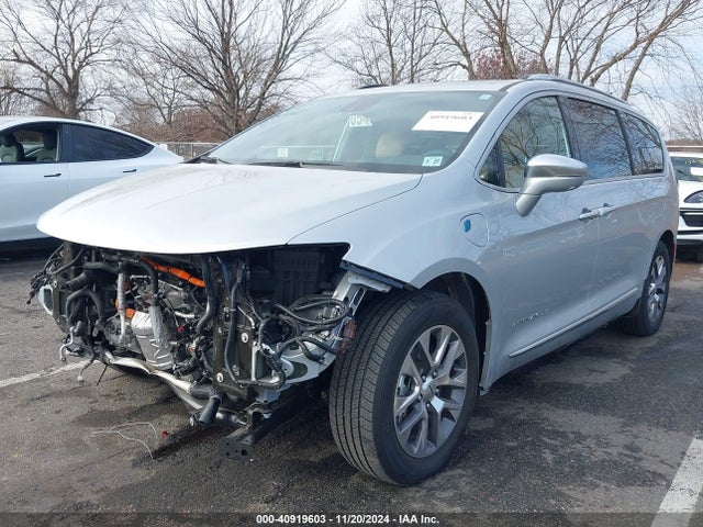 Chrysler Pacifica Hybrid Pinnacle 2022 2C4RC1N70NR175422 Image 2