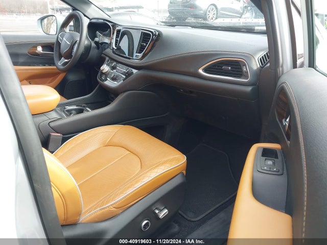 Chrysler Pacifica Hybrid Pinnacle 2022 2C4RC1N70NR175422 Image 5